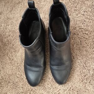 Universal Thread Black Chelsea-Style Ankle Boots
